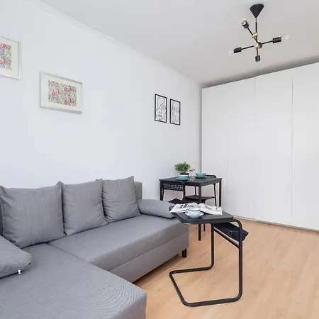 Comfy & Bright Wielicka In By Renters Apartment Krakow