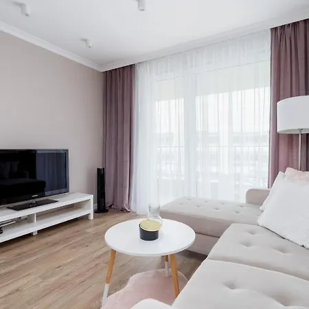 Apartment Modern Suitable For Remote Work With Balcony & Parking By Renters *