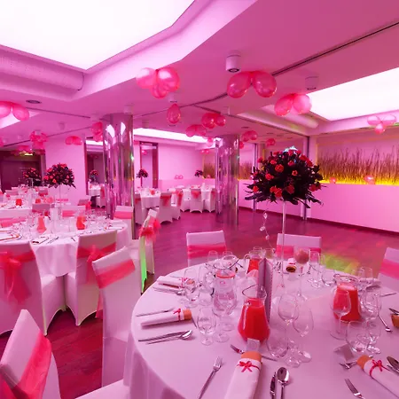 Metropolis Design Hotel