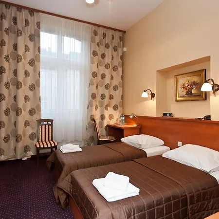 Maksymilian Otel 3*
