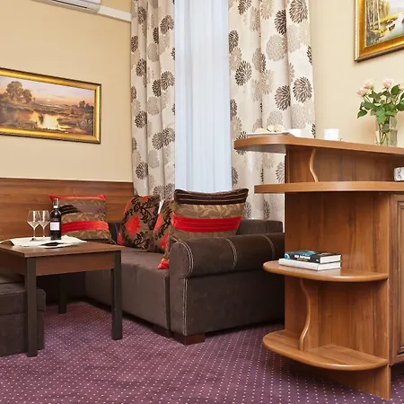 Otel Maksymilian 3*