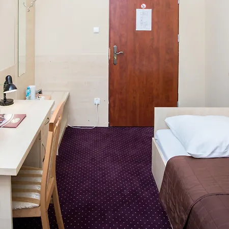 Otel Maksymilian 3*