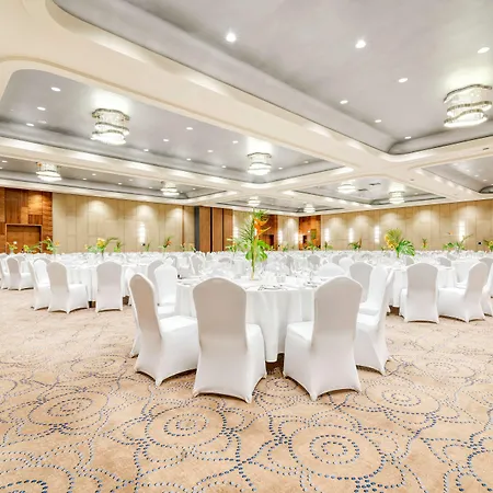 Doubletree By Hilton Hotel&convention Center Hotel