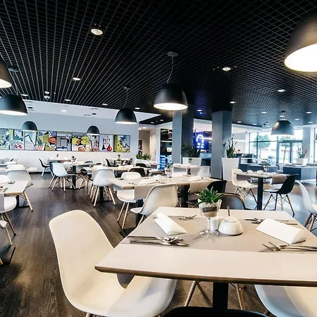 Q Hotel 3*