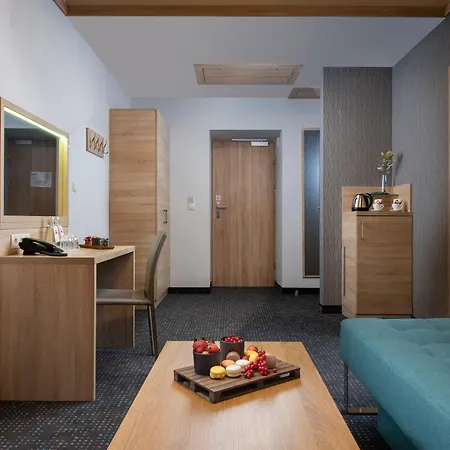 Leonardo Boutique Old Town Hotel