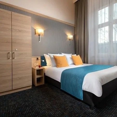 Leonardo Boutique Old Town Hotel 3*