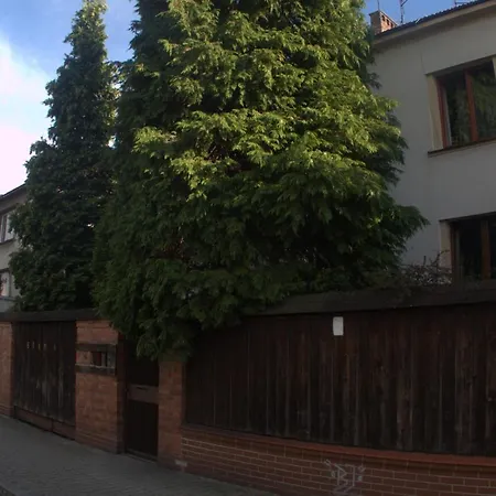 Comfort Garden View Apartment