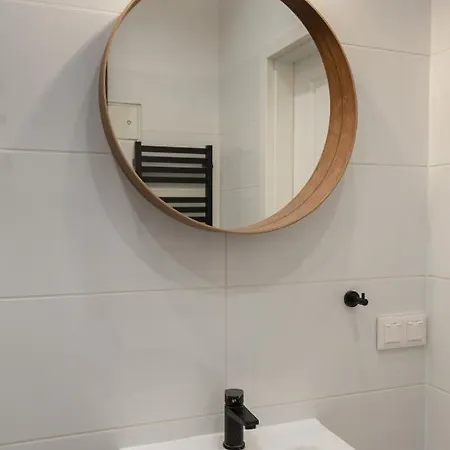 Beautiful Fully Equipped By The Main Square Apartment