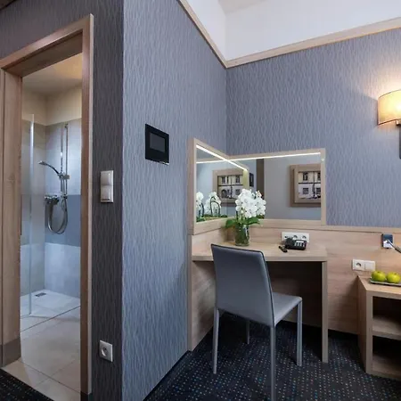 Metropolis Design Hotel