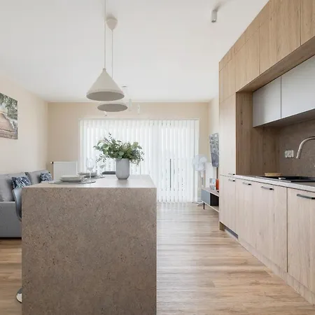 Tauron Arena Crakow With Parking By Renters דירה *