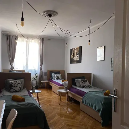 Real Vip Vandrarhem Kraków
