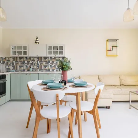 Apartment Mondrian Cracow - 2 Bedroom For Office By Renters *