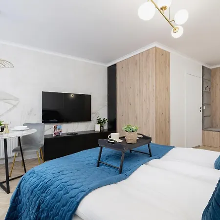 Elegant Szpakowa 10 With 2 Parking Spaces & Terrace By Renters Krakow