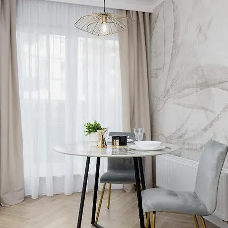 Elegant Szpakowa 10 With 2 Parking Spaces & Terrace By Renters Apartment *