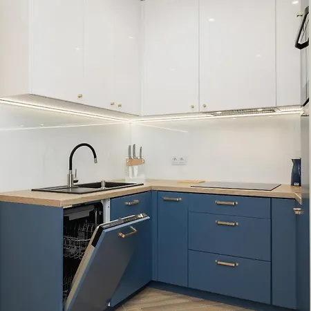 Elegant Szpakowa 10 With 2 Parking Spaces & Terrace By Renters Apartment Krakow