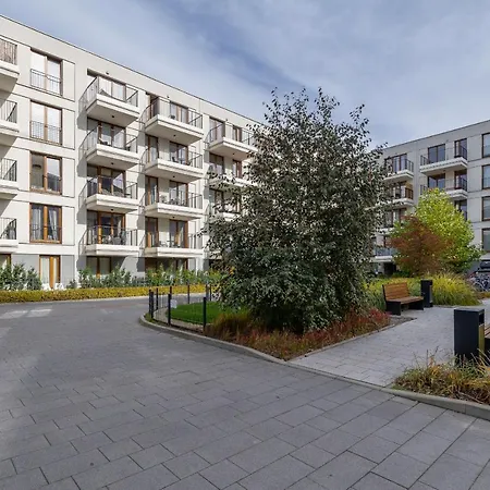 Go With Balcony Rakowicka Cracow By Renters Apartment *