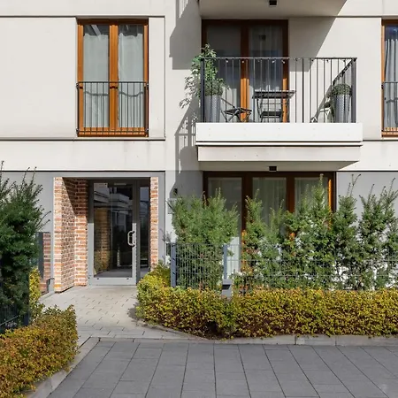 Go With Balcony Rakowicka Cracow By Renters Apartment