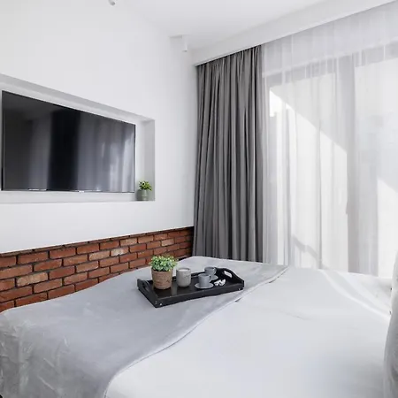 Go With Balcony Rakowicka Cracow By Renters Apartment