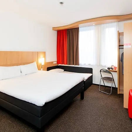 Ibis Stare Hotel 3*