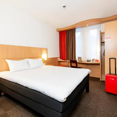 Ibis Stare 3*