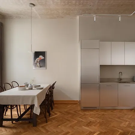 Apartmán Michalowskiego 11 *