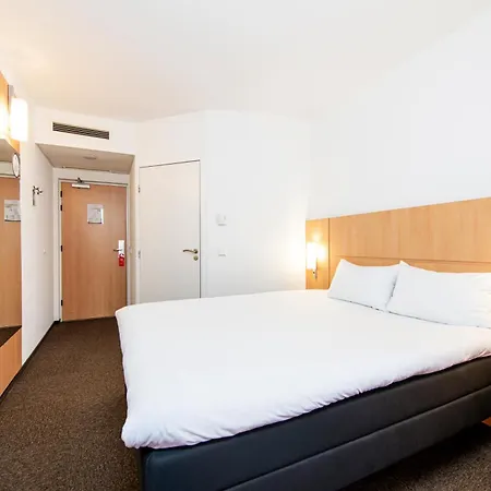 Hotel Ibis Stare 3*