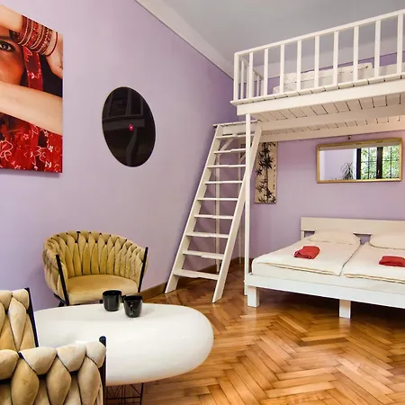 Art Pop In Cracow Apartment