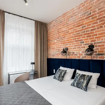 1898 Parkside Boutique Krakow