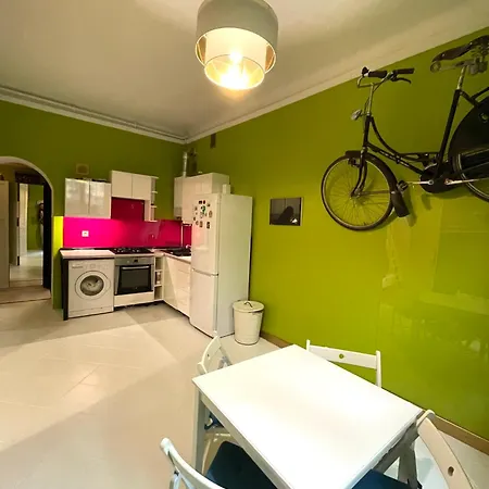 Art Pop In Cracow Apartment