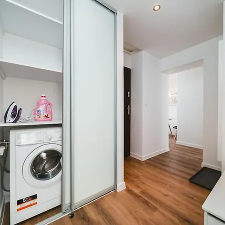 Close To Everywhere, Cosy Place Apartment *