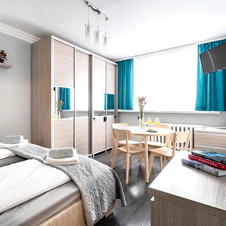Apartment 3 Bedrooms Comfy Flat Celarowska *