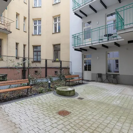 Beautiful & Stylish Dietla With Air Conditioning By Renters Apartment