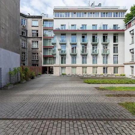 Haven, 2-bedroom W/underground Parking! Krakow