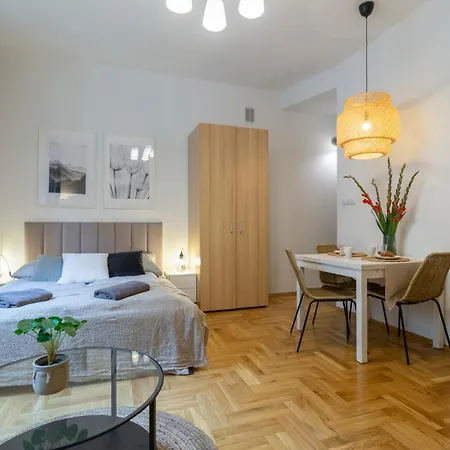 Apartment June *