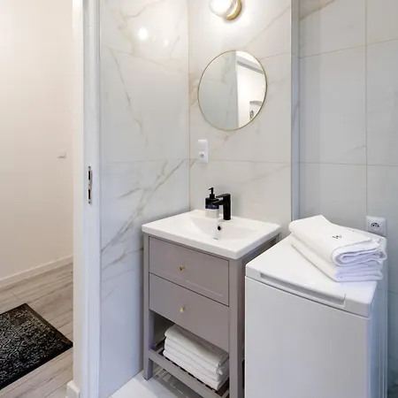 Apartment Wawelove Pilsudskiego - 3 Bedroom Apt. With Balcony And Free Parking! *
