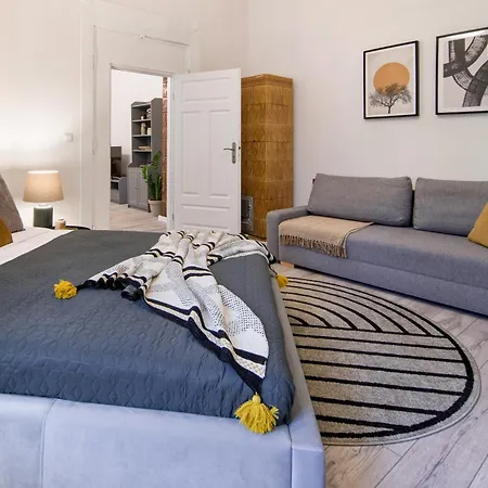 Wawelove Pilsudskiego - 3 Bedroom Apt. With Balcony And Free Parking! Krakow