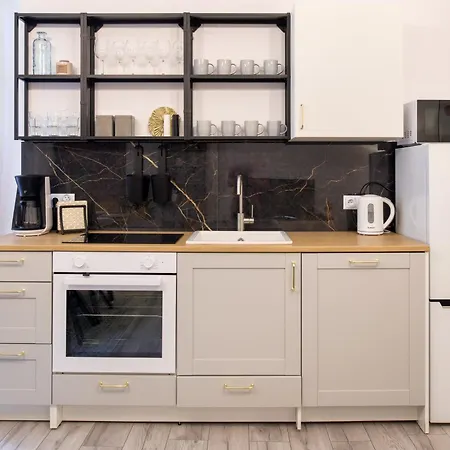 Wawelove Pilsudskiego - 3 Bedroom Apt. With Balcony And Free Parking! Apartment Krakow