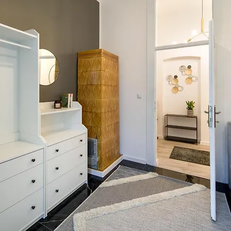Apartment Wawelove Pilsudskiego - 3 Bedroom Apt. With Balcony And Free Parking! *