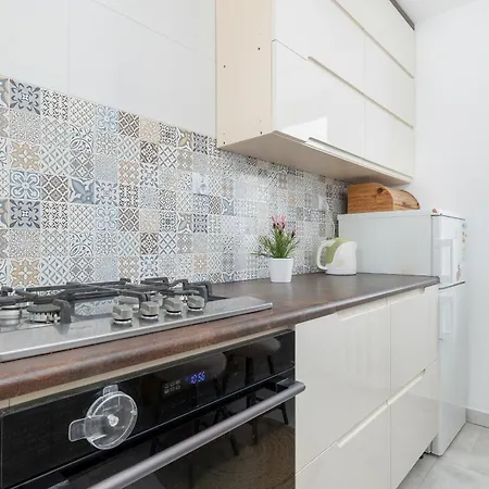 Minimalist One Bedroom In Near Wawel By Renters Apartment *