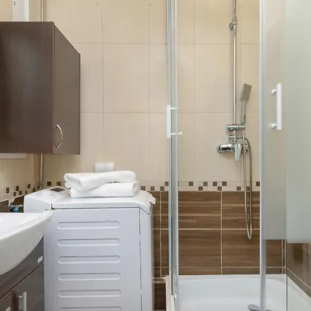 Minimalist One Bedroom In Near Wawel By Renters Krakow