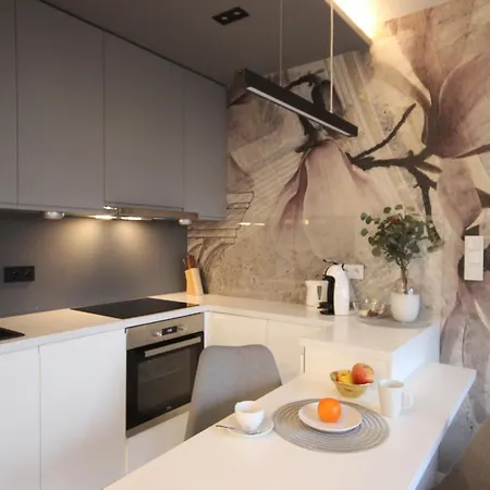 Viva Lila Apartment, Free Parking, Close To Vistula River - By Homelike Apartment *