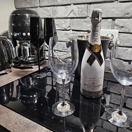 Apartment Luksusowy 60 M Z Jacuzzi Oraz Z Ogrodkiem Na Dachu Na Wylacznosc ! *