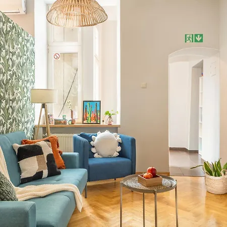 Sleeping In Main Market Apartment Krakow