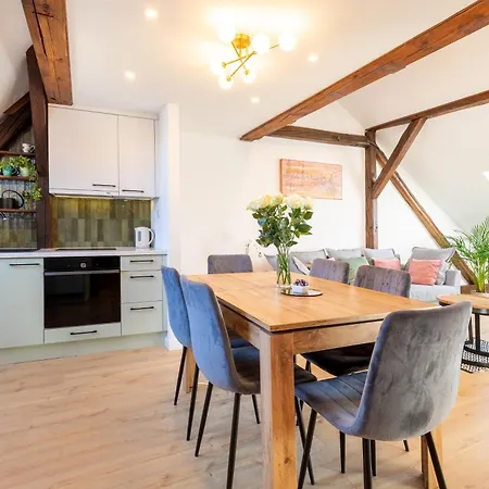 Apartment With Entresol Old Town *