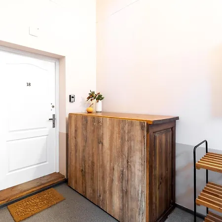 Apartment With Entresol Old Town