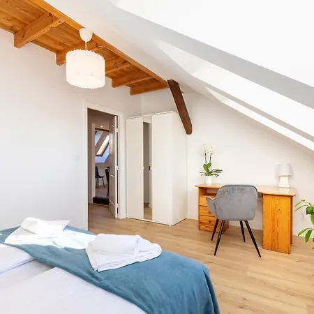 Apartment With Entresol Old Town *