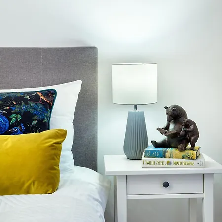 Bluebird Old Town & Wawel Hill By Vistula River - By Homelike Apartamento *