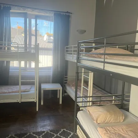 Bed & Breakfast 4 Couples & 4 Friends