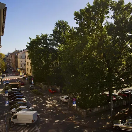 Large Next To Main Station - 85 M2 Apartment