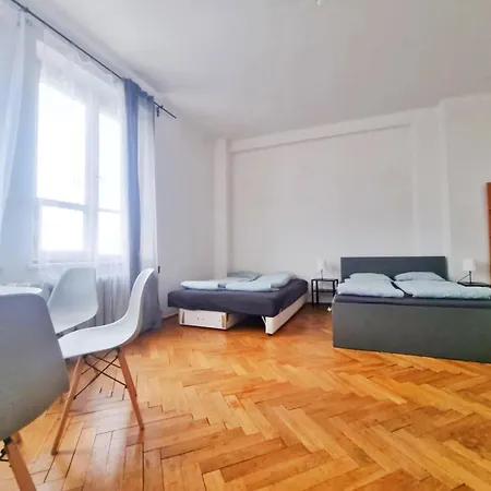 In Old Town Apartamento
